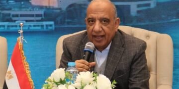 وزير الكهرباء يطمئن المواطنين بشأن استقرار التغذية رغم الأزمات الإقليمية