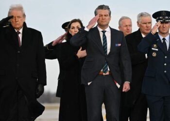 ترامب يشارك في مراسم إعادة جثامين 6 جنود أمريكيين قتلوا في الحرب على إيران