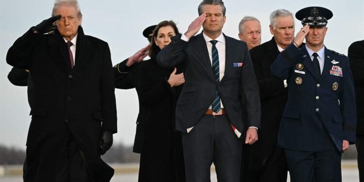 ترامب يشارك في مراسم إعادة جثامين 6 جنود أمريكيين قتلوا في الحرب على إيران