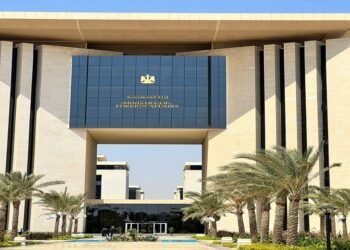 الخارجية تكشف تفاصيل اختطاف سفينة تضم بحارة مصريين قبالة السواحل الصومالية