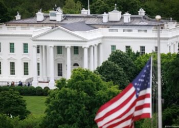 البيت الأبيض: مهلة الحرب مع إيران مستمرة ونسعى لاتفاق قبل 6 أبريل