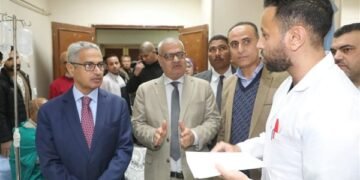 مصرع 3 وإصابة 20 في حادث تصادم ببني سويف.. والمحافظ يزور المصابين بالمستشفى الجامعي