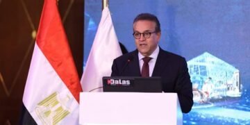 وزير الصحة: الدولة تقدر تضحيات الجيش الأبيض وتدعم تطوير المنظومة الصحية