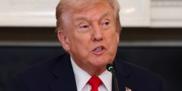 تراجع أسعار النفط بعد تصريحات ترامب حول الحرب الأمريكية الإسرائيلية ضد إيران