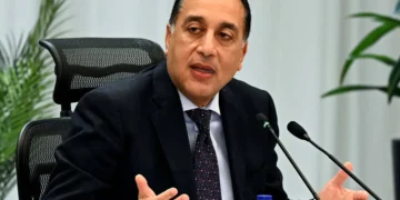 مدبولي: الحكومة تتابع تداعيات الأوضاع الإقليمية لضمان استقرار الاقتصاد المصري