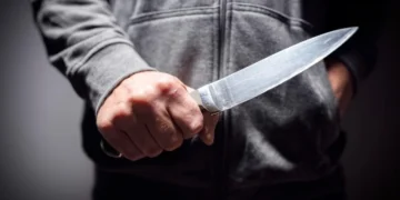 مقتل شاب طعنًا على يد صديقه في البحيرة