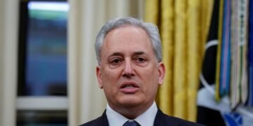 مستشار ترامب: استمرار قد يؤدي إلى استنزاف الدفاعات الجوية الإسرائيلية