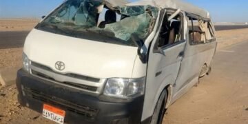 إصابة 12 مصابًا في حادث انقلاب ميكروباص على طريق السويس–القاهرة