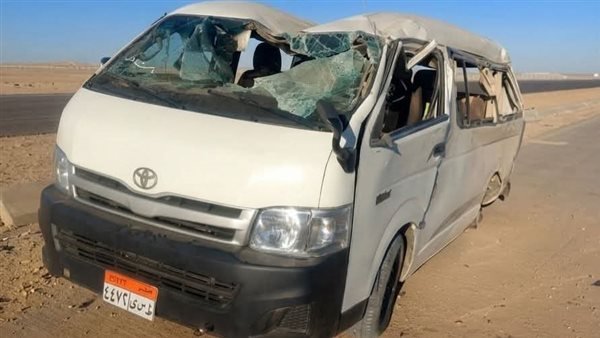 إصابة 12 مصابًا في حادث انقلاب ميكروباص على طريق السويس–القاهرة