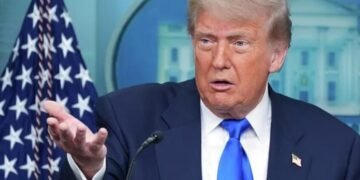 ترامب يعلن عودة العقوبات على النفط الروسي بعد استقرار أسعار الطاقة