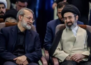 المرشد الإيراني مجتبى خامنئي ينعى علي لاريجاني: تلك الدماء ستزيد النظام قوة