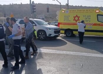 إصابة 20 شخصا بشظايا صواريخ جنوب إسرائيل