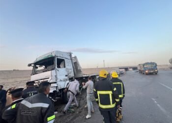 إصابة شخص في تصادم سيارتين بالطريق الدائري الأوسطي قرب مدخل 15 مايو