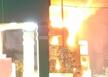 اندلاع حريق داخل مكتبة في فيصل.. والحماية المدنية تحاول السيطرة