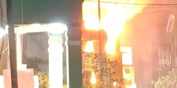 اندلاع حريق داخل مكتبة في فيصل.. والحماية المدنية تحاول السيطرة