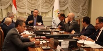 وزير التعليم العالي يرأس اجتماعًا طارئًا لربط برامج الجامعات بسوق العمل