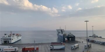 إعادة فتح ميناء نويبع بعد تحسن الأحوال الجوية