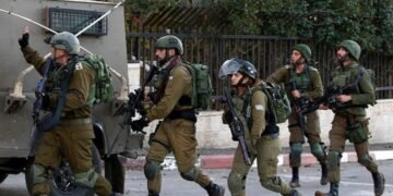 إصابة شابين فلسطينيين برصاص الاحتلال خلال اقتحام مخيم الدهيشة