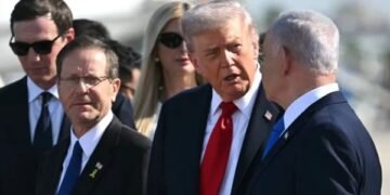 وعدني 5 مرات.. ترامب يكشف عن تعهد الرئيس الإسرائيلي له بالعفو عن نتنياهو أكثر من مرة