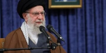 جيش الاحتلال يعلن تدمير طائرة علي خامنئي في هجوم على مطار مهر آباد