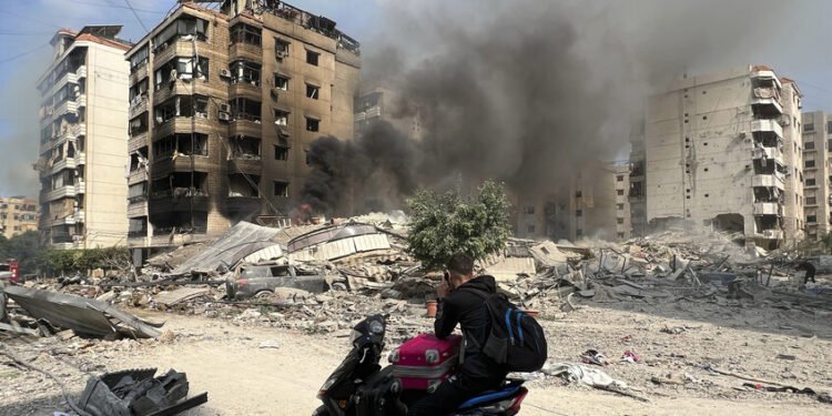 سقوط شظايا صاروخية في بلدة حوارة جنوب نابلس جراء اعتراض صواريخ إيرانية