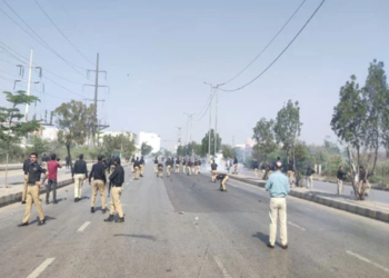 اقتحام القنصلية الأمريكية في كراتشي بباكستان وسقوط قتلى وجرحى في احتجاجات غاضبة