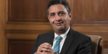 وزير التموين: إحالة المتلاعبين بالسكر للقضاء العسكري.. والرقابة على المخابز مستمرة