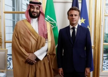 ماكرون يؤكد دعم فرنسا الكامل للسعودية خلال اتصال مع محمد بن سلمان