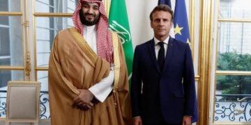 ماكرون يؤكد دعم فرنسا الكامل للسعودية خلال اتصال مع محمد بن سلمان