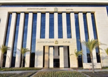 حملات مكثفة لوزارة العمل.. وقرارات حاسمة ضد المخالفين