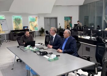 وزير البترول يتفقد مركز التحكم بالشبكة القومية للغاز لمتابعة انتظام الإمدادات