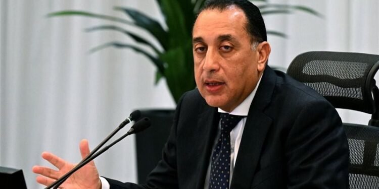 مدبولي: ملف توريد القمح يأتي في صدارة أولويات الحكومة