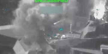 القيادة المركزية الأمريكية تعلن تدمير وإغراق أكثر من 20 سفينة إيرانية