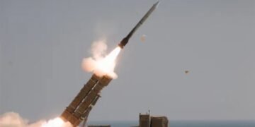 إيران تعلن بدء إطلاق موجة جديدة من الصواريخ.. وصفارت الإنذار تدوي في تل أبيب