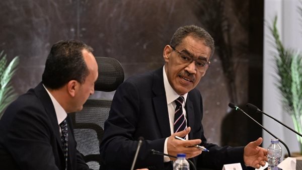 وزارة الإعلام تقدم مذكرات لجمعية الصحفيين الكويتية والصحفيين العرب ونقابة الصحفيين ضد فؤاد الهاشم بعد مقاله المسيئ لمصر