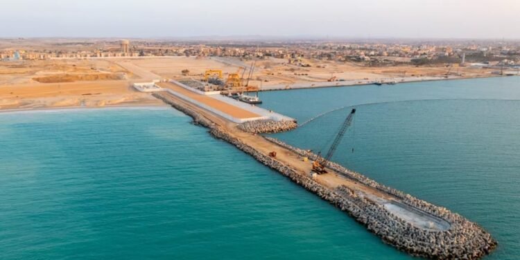 إغلاق ميناء العريش البحري بسبب سوء الأحوال الجوية