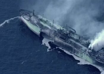 وزارة البترول تنفي أي صلة لمصر بناقلة الغاز التي تعرضت لحادث قبالة السواحل الليبية