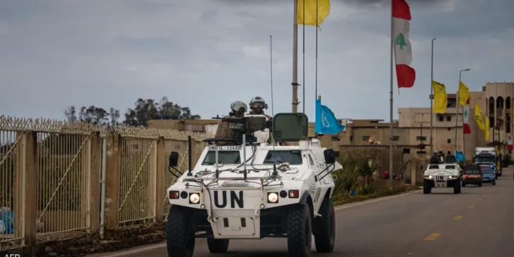 مقتل جندي وإصابة آخر في انفجار بموقع اليونيفيل جنوب لبنان