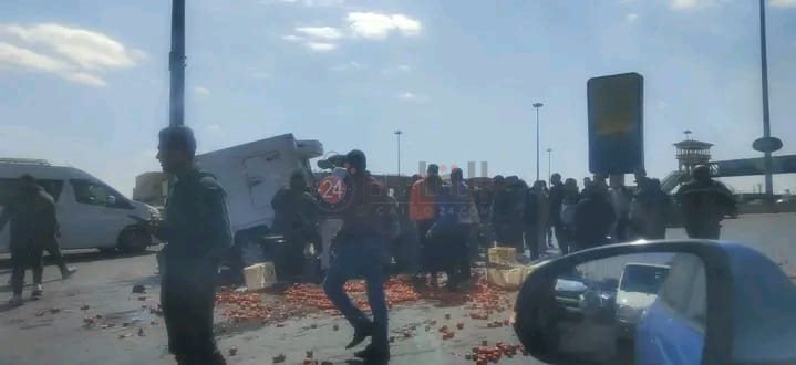 تفاصيل حادث تصادم 4 سيارات بالشرقية وانتقال الإسعاف لنقل المصابين