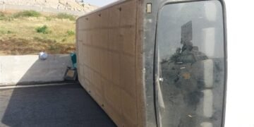 إصابة 13 شخصًا إثر انقلاب أتوبيس على كوبري خزان أسوان