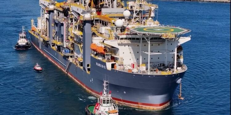 فالاريس دي إس 12 تصل إلى مصر إيذانًا بانطلاق حفر 4 آبار غاز جديدة بالبحر المتوسط
