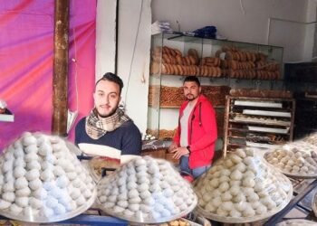 شعبة الحلويات: مخزون المصانع يكفي حتى بعد عيد الفطر.. وتوقف الشحن يهدد الأسعار