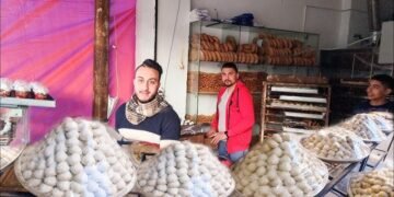 شعبة الحلويات: مخزون المصانع يكفي حتى بعد عيد الفطر.. وتوقف الشحن يهدد الأسعار