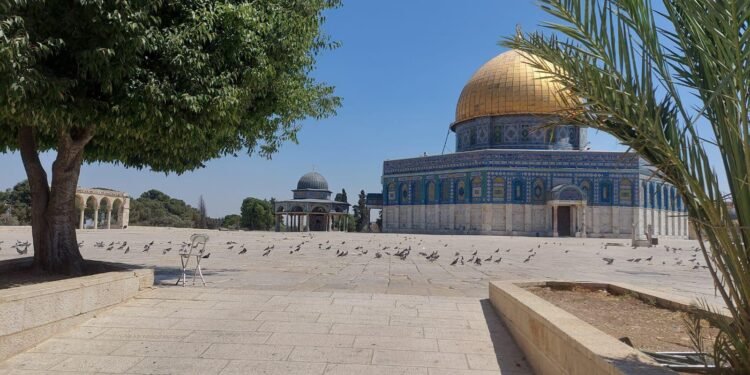 الاحتلال يواصل إغلاق المسجد الأقصى لليوم الـ17