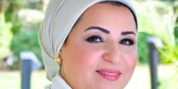 قرينة الرئيس تهنئ الأم المصرية في عيدها.. “أنتِ مصدر الحب والقوة”