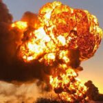 غارات مكثفة تستهدف مستودع ذخيرة في أصفهان بإيران