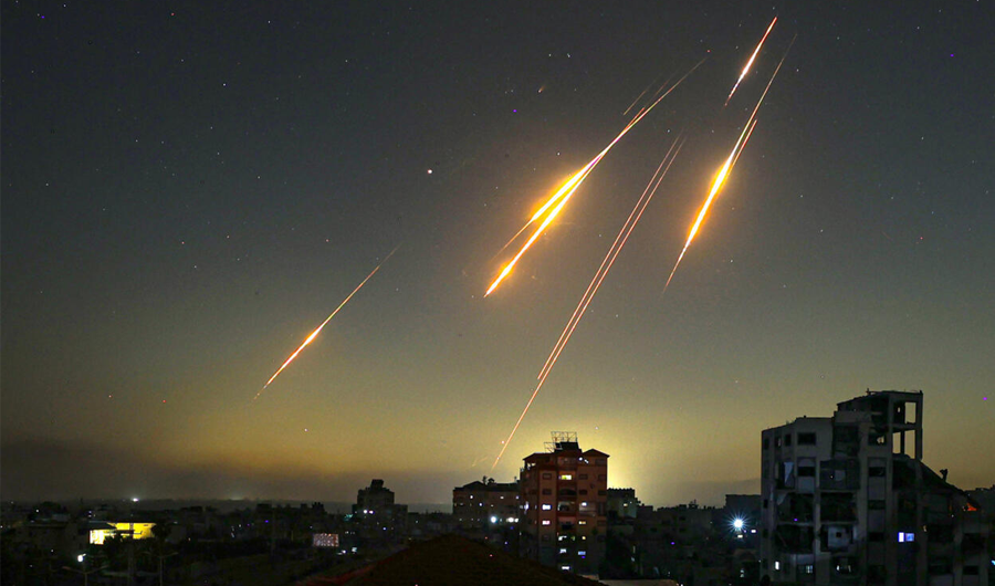 إيران تعلن قصف مواقع عسكرية إسرائيلية في وسط وشمال إسرائيل