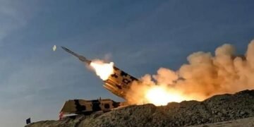 إصابات وأضرار في إسرائيل إثر سقوط صاروخ إيراني عنقودي