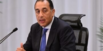 رئيس الوزراء: "العمل عن بعد" قابل للزيادة حال استمرار الأزمة