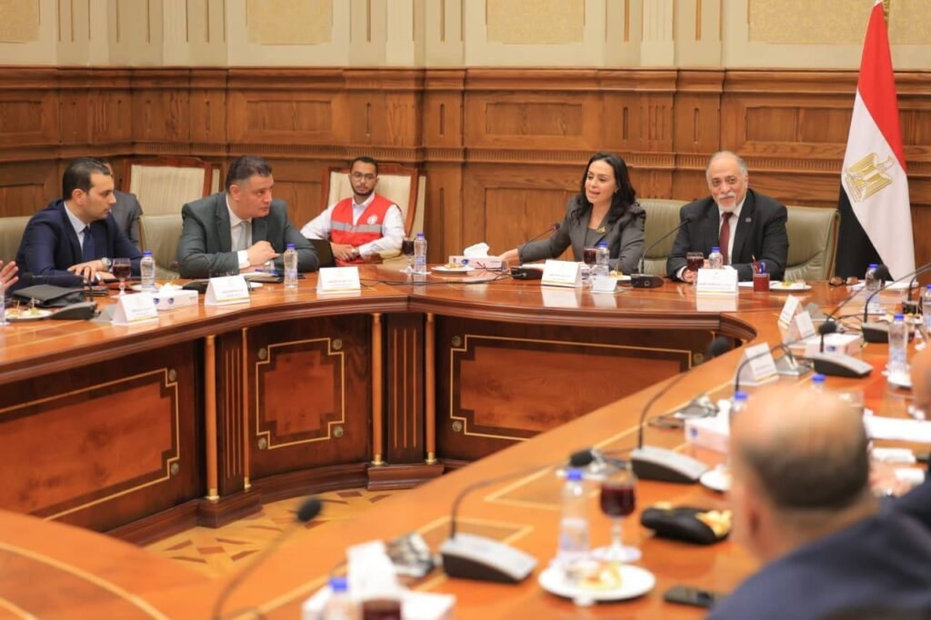 وزيرة التضامن: الهلال الأحمر المصري مستمر في دعم غزة والجهود الإنسانية